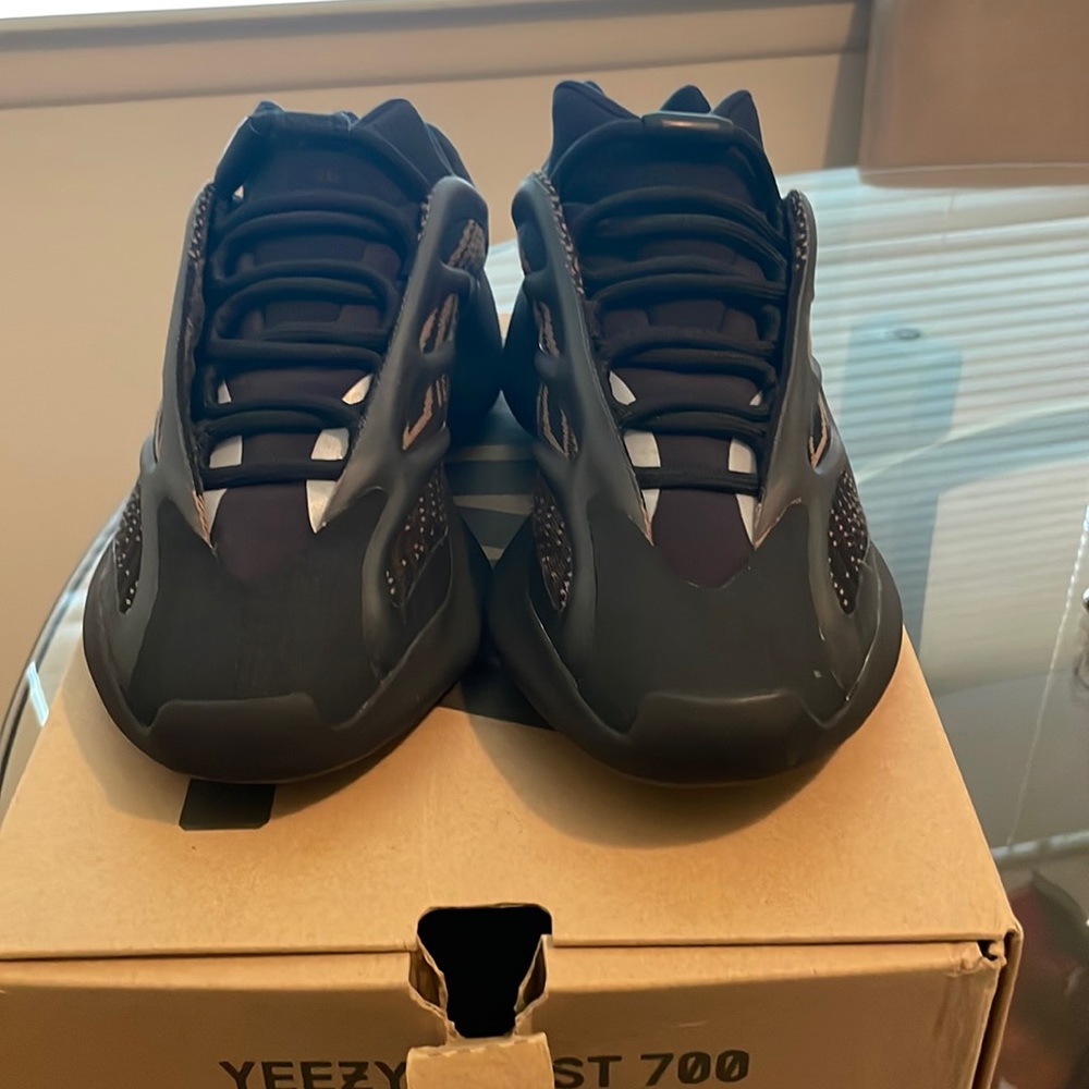 Yeezy 700